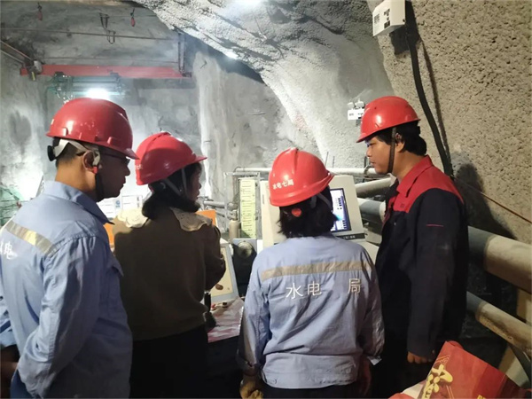 直击安装现场｜辉达娱乐精工精匠，筑起水电系统生产安全堡垒！