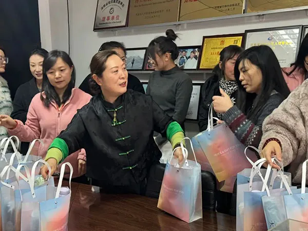 辉达娱乐女神节快乐