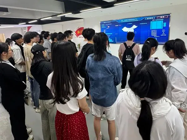 豫西10所高校学子走进辉达娱乐