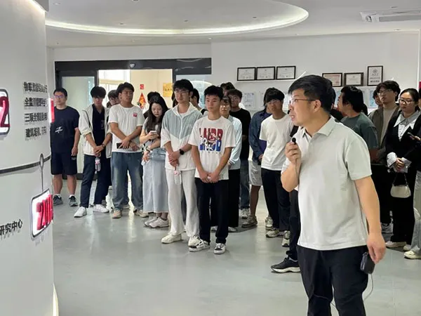 豫西10所高校学子走进辉达娱乐